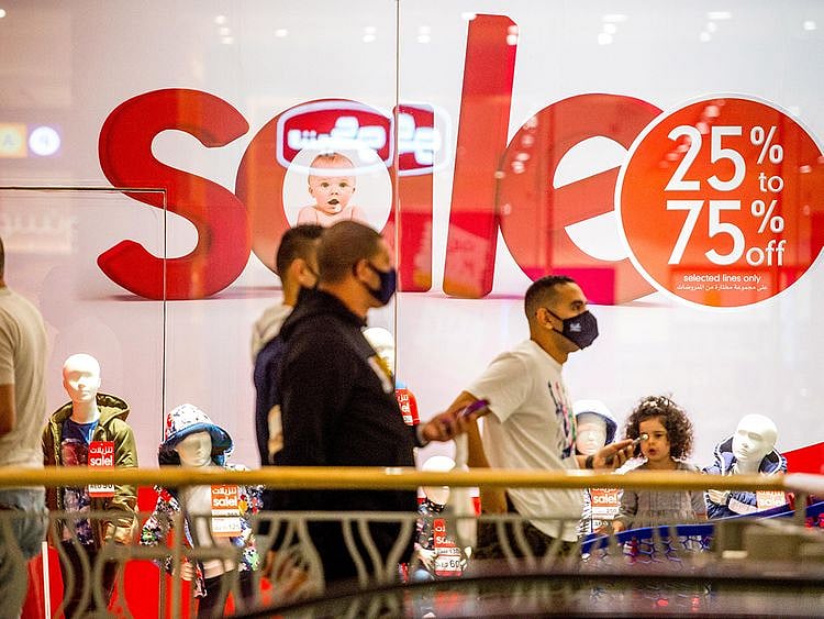 Stock Dubai shopping, shoppers, economy DSF
