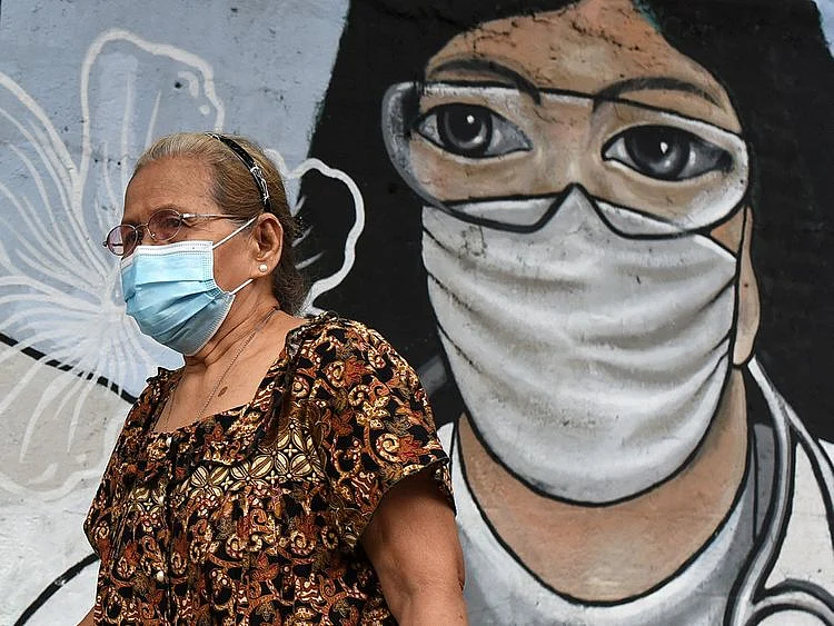 2021-01-11T074517Z_121565365_RC2J5L909QBN_RTRMADP_3_HEALTH-CORONAVIRUS-PHILIPPINES-(Read-Only)