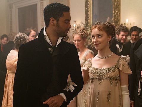 Rege-Jean Page and Phoebe Dynevor in 'Bridgerton'.