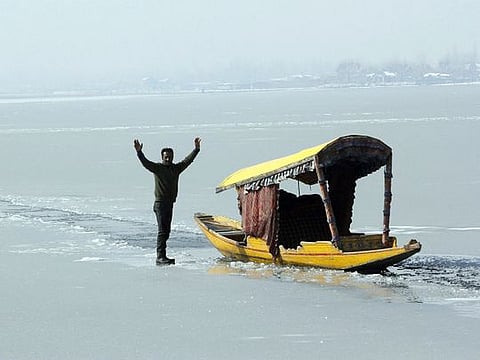 Kashmir freezes: Temperatures drop to -8.4 degrees celsius after 25 years