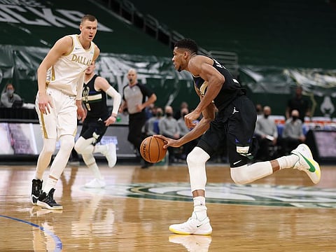 Giannis Antetokounmpo led Milwaukee Bucks to the win over Dallas Mavericks
