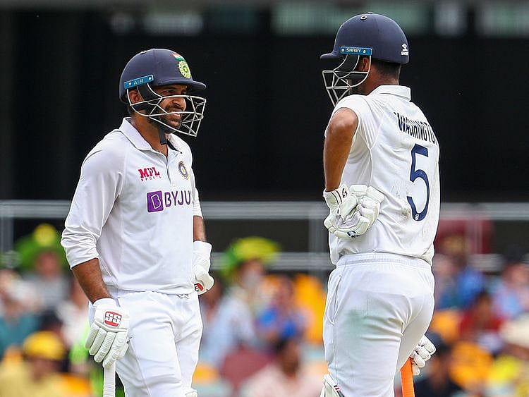  Shardul Thakur, left, and teammate Washington Sundar