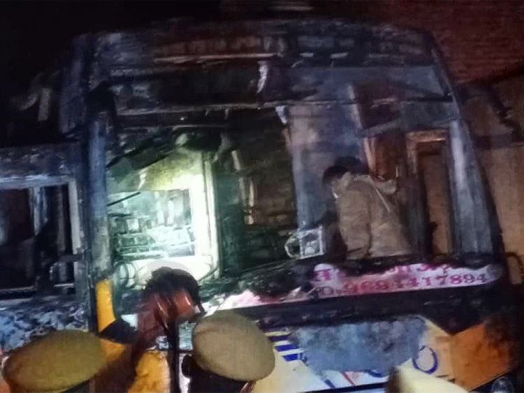 Six dead, 17 injured as bus catches fire in India