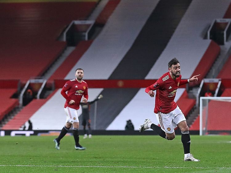 Bruno Fernandes celebrates his winner for Manchester United over Liverpool