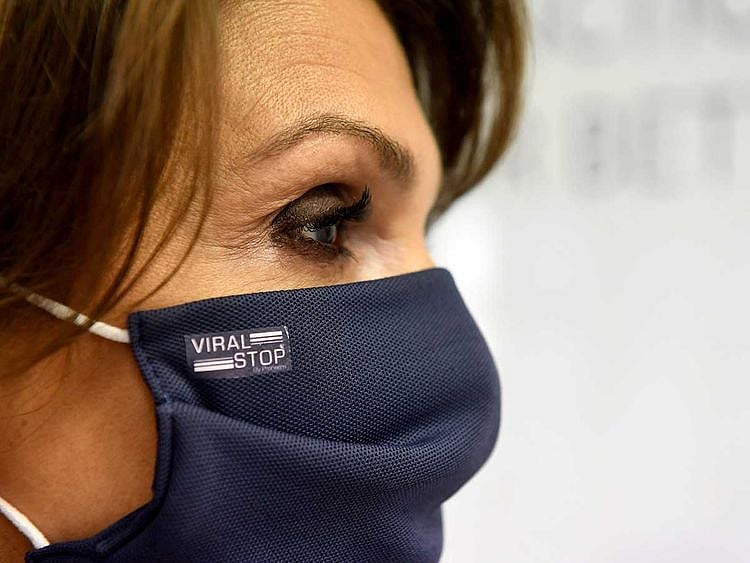 Viral stop face mask France