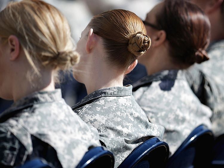 US female soldiers