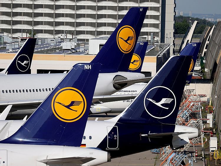 STOCK Lufthansa aircraft airlines