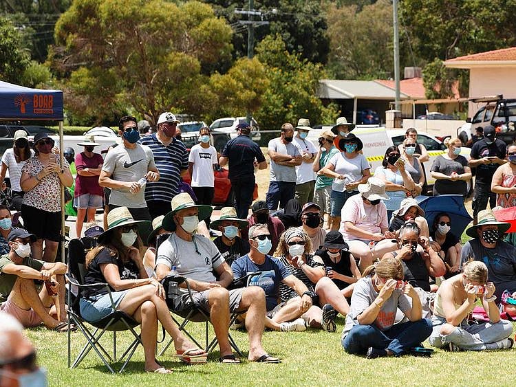Perth Australia fire briefing evacuation centre