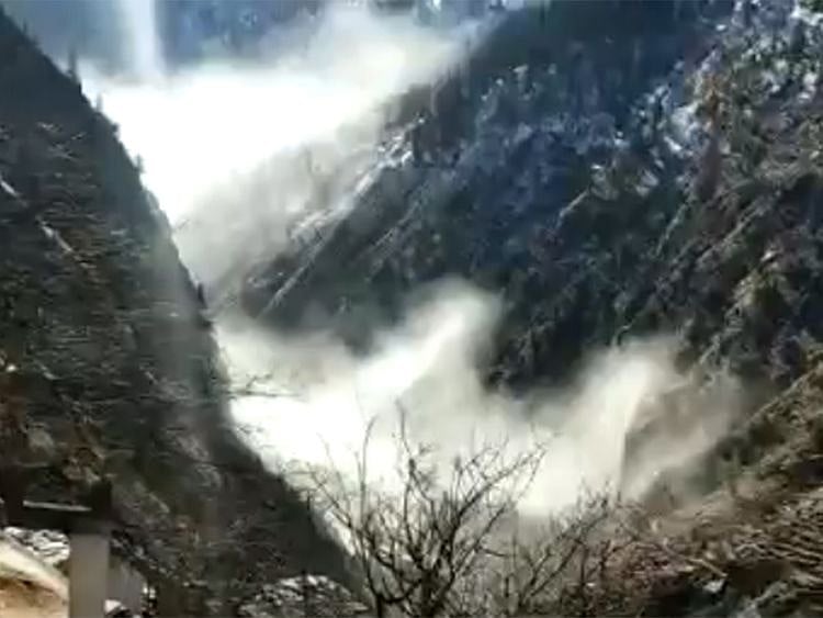 Glacier broken in Uttarakhand, several feared missing
