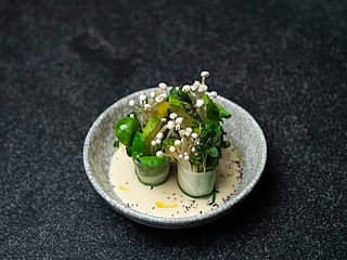 Watch how to make Daikon Roll 