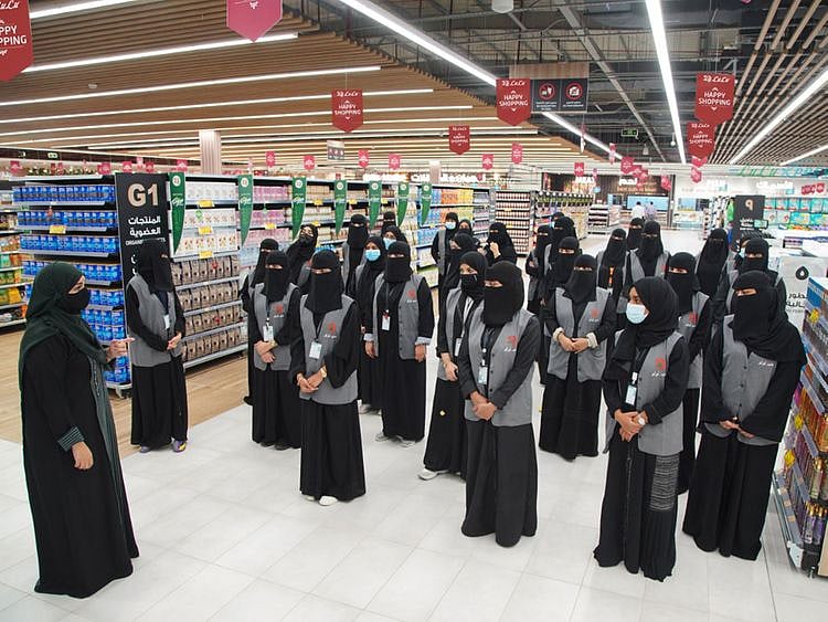 LuLu's all-woman staff at the new Jeddah outlet