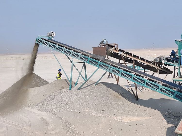 NAT 210214 Plant 8 - conveyor product8-1613312539386