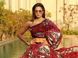Bollywood: Shweta Tewari's talks weight loss, Virat Kohli recalls awkward first meeting with Ansushka
