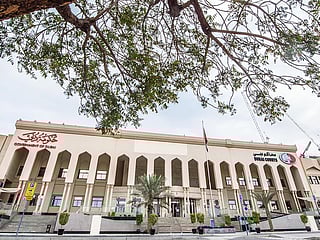 WhatsApp insult in Dubai ends in permanent blindness, prison sentence, fine, and deportation