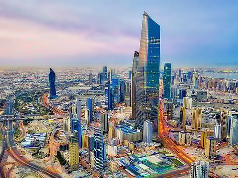 Kuwait has revoked the citizenship of more than 1,060 individuals .