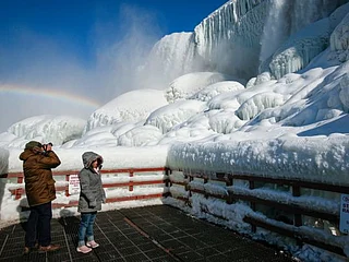 Look: Niagara Falls is so cold it's a frozen winter wonderland