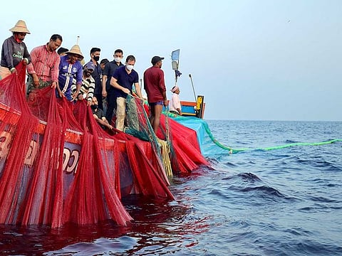  Congress leader Rahul Gandhi catches fish with fishermen, at Thangassery Beach in Kollam on Wednesday, February 24, 2021. 