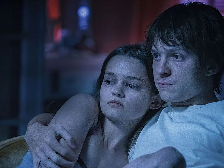 Tom Holland and Ciara Bravo in Cherry-1614415198504