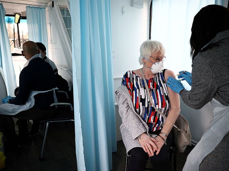 2021-02-28T164820Z_731590324_RC2S1M92VBOL_RTRMADP_3_HEALTH-CORONAVIRUS-BRITAIN-DATA-(Read-Only)