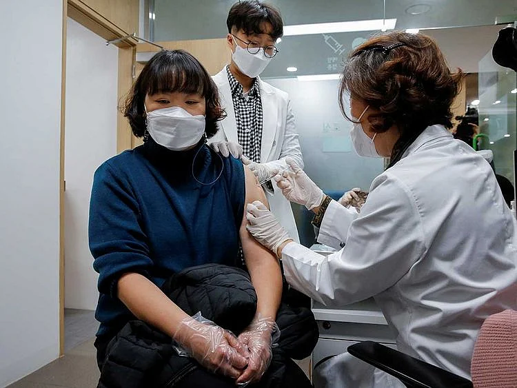 Korea vaccine AstraZeneca covid