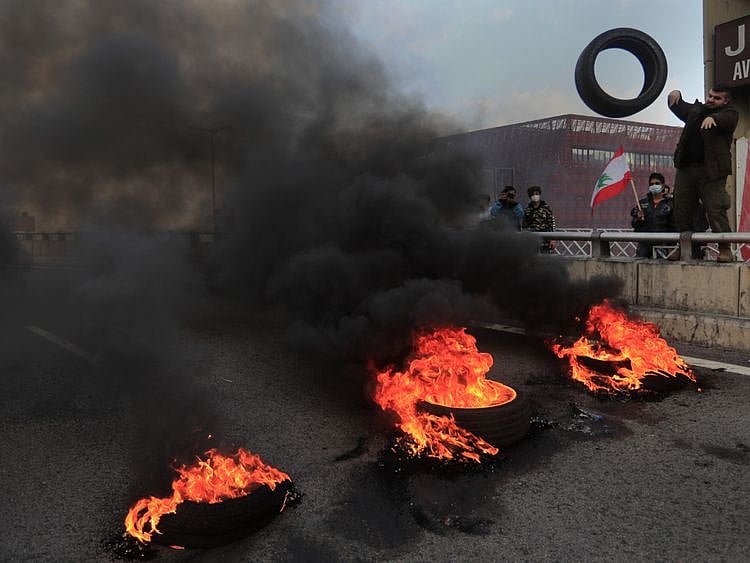 Copy of Lebanon_Burning_Tires_84246.jpg-5a087-1615367756036