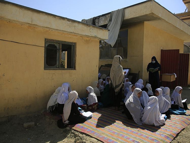 WLD 210314 AFGHAN SCHOOL-1615734194105