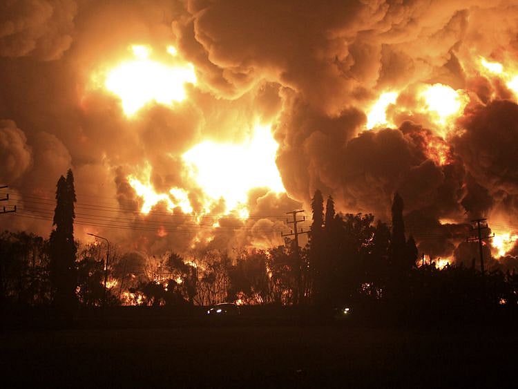 Copy of APTOPIX_Indonesia_Refinery_Fire_09876.jpg-bfb28-1617018028726