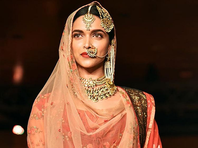 Deepika Padukone in jewellery by Art Karat