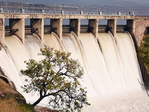 Rawal Dam is situated at the Rawal lake and used to meet water needs of the residents of the twin cities until 1990. 