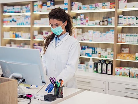 Report: Non-Saudis allowed to own pharmacies