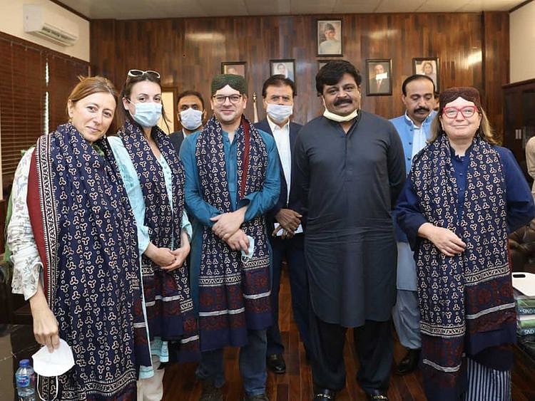 Italy archaeology delegation Ajrak shawl Sindh Culture and Antiquities Minister Syed Sardar Ali Shah