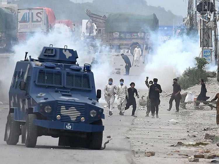Pakistan TLP stones protest
