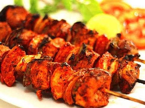 Al Ravi offers juicy fares, like sheekh kababs. 