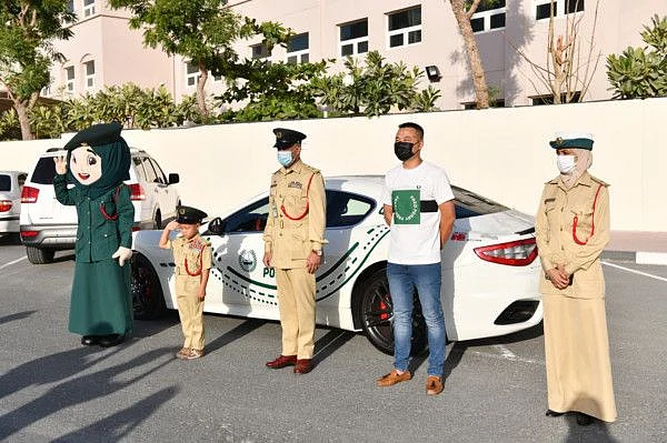 Dubai Police fulfils Child Dream to ride in Luxury Police Patrol (2)-1618566468719