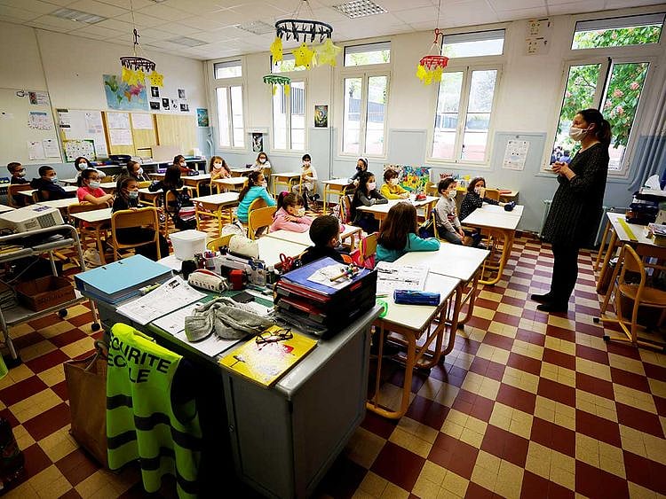 France school covid