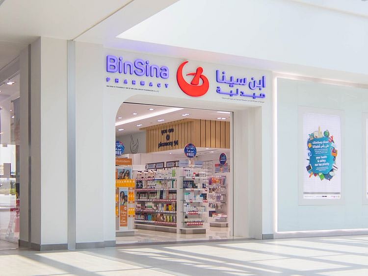 The BinSina team speaks to clients, educating them on the importance of outdoor activity. 