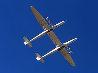 Photos: Gigantic Stratolaunch aircraft makes 2nd test flight