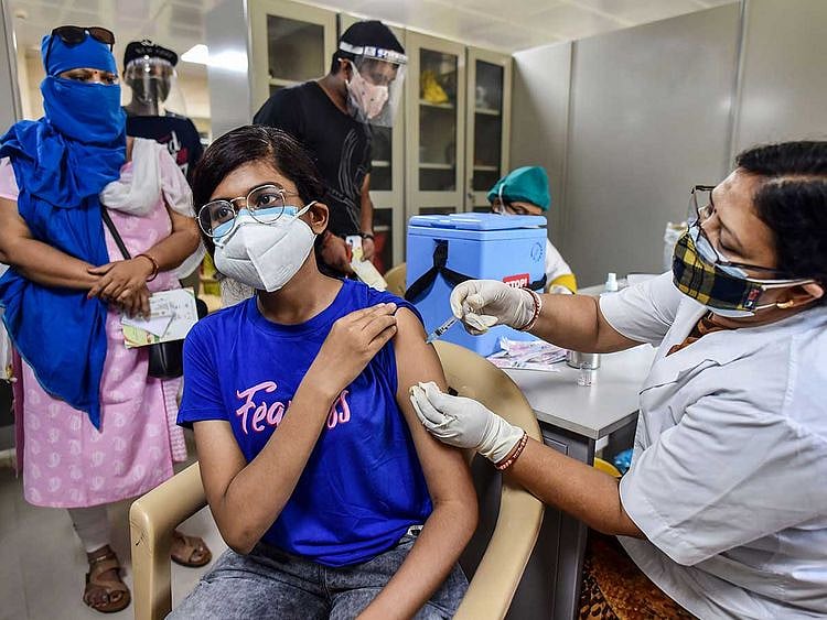 india woman vaccine covid