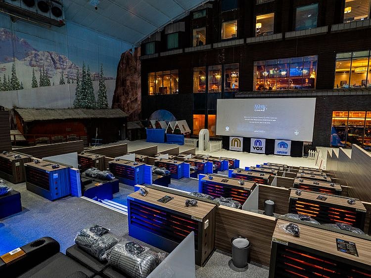 Ski Dubai Snow Cinema