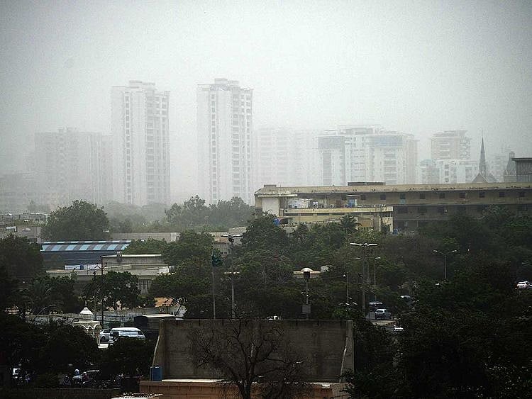 karachi dust storm