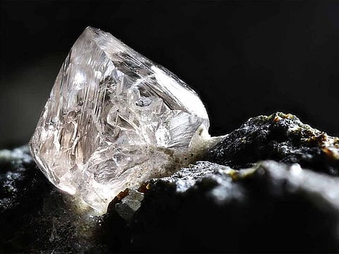  The Indian government has left the import duty on gold unchanged and instead directed their attention on diamonds. 