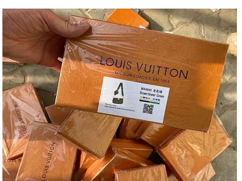 The items seized included leather products, clothes, accessories, watches and frames of renowned fashion brands.