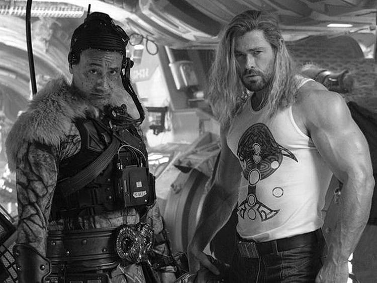 Taika Waititi and Chris Hemsworth