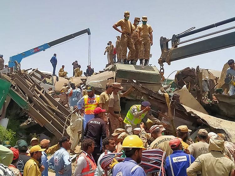 Pakistan train crash