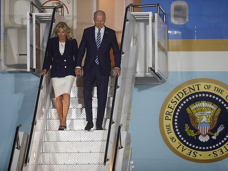 210610 Bidens