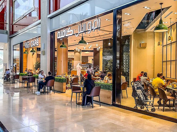 Stock-Marks-&-Sepencer-at-Yas-Mall-2