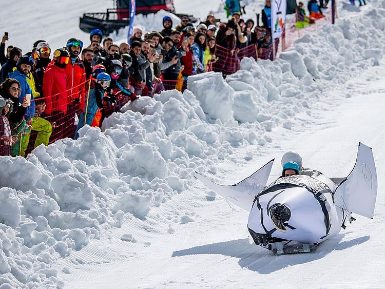 Red Bull Jump & Freeze