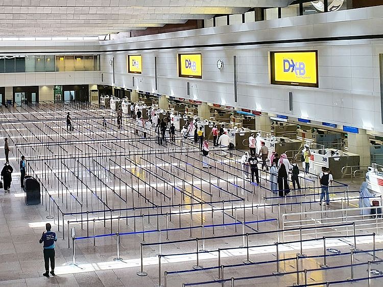 Stock Dubai Airport Terminal 1