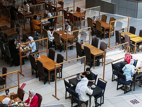 The Kuwaiti Minister of Trade and Industry Mohammad Al Aiban has issued the decree whereby restaurants and cafes are obligated to serve the filtered water provided by the state authorities to clientele for free if they request it, and refrain from imposing bottled water on them when they order food.