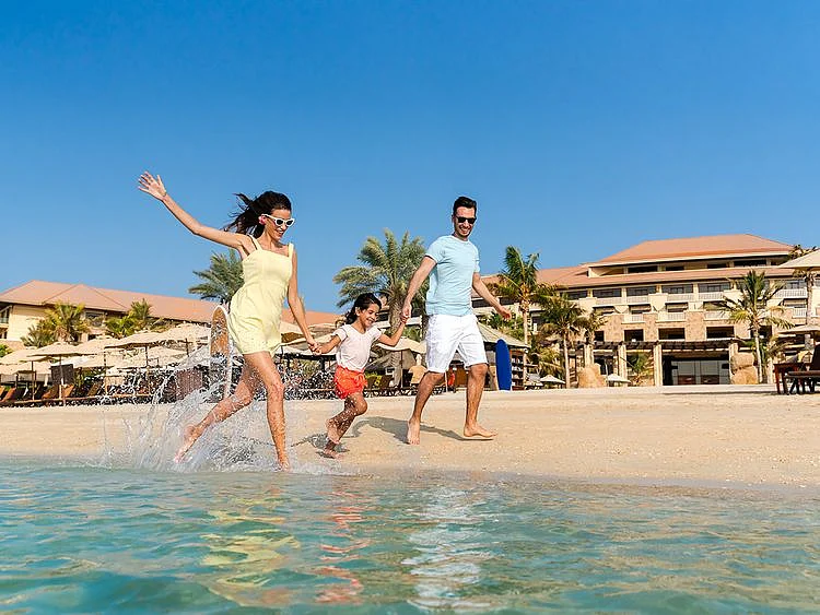 Sofitel-Dubai-The-Palm_Family-Beach for web